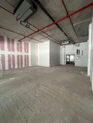 Middle Road (D7), Retail #554057941